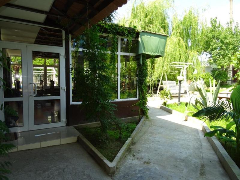 Бунгало Мини Отель, Пицунда , Лдзаа Exterior foto